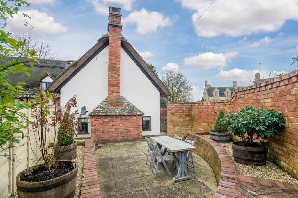 Cotswold Thatched Cottage Mickleton  Екстериор снимка